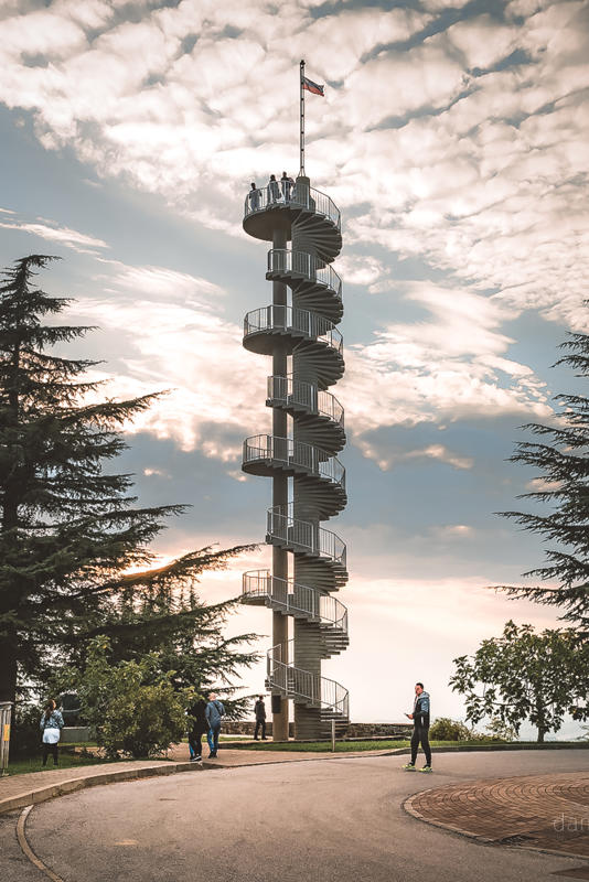 Brda (184) Gonjače, Stolp